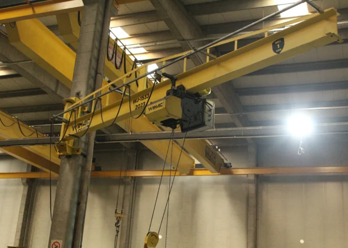 wall-mounted-jib-crane-systems.webp