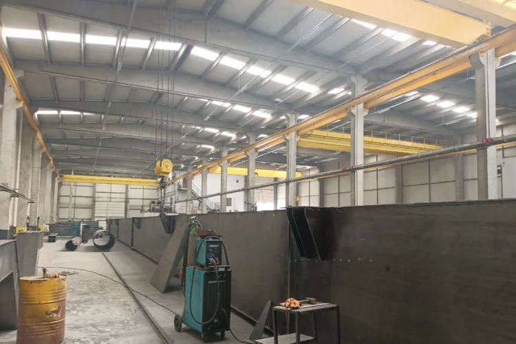 industrial-crane-production-line~1