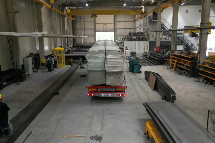 wimac-crane-factory-production